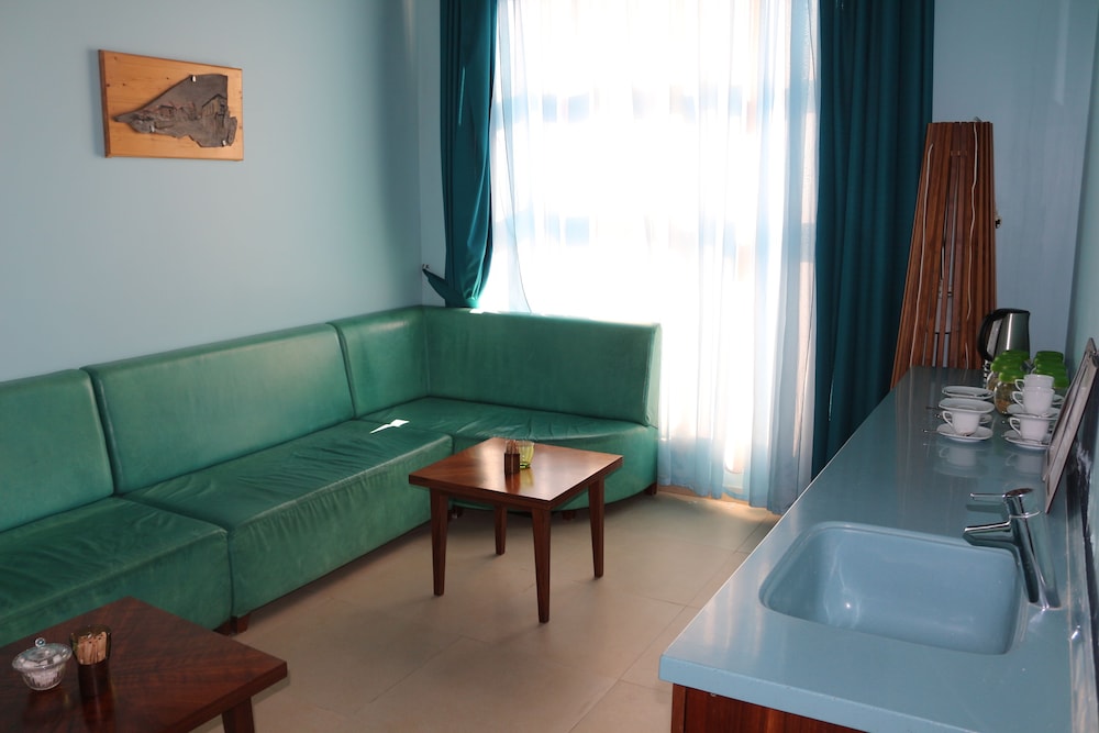 El Resort Hotel 35/50