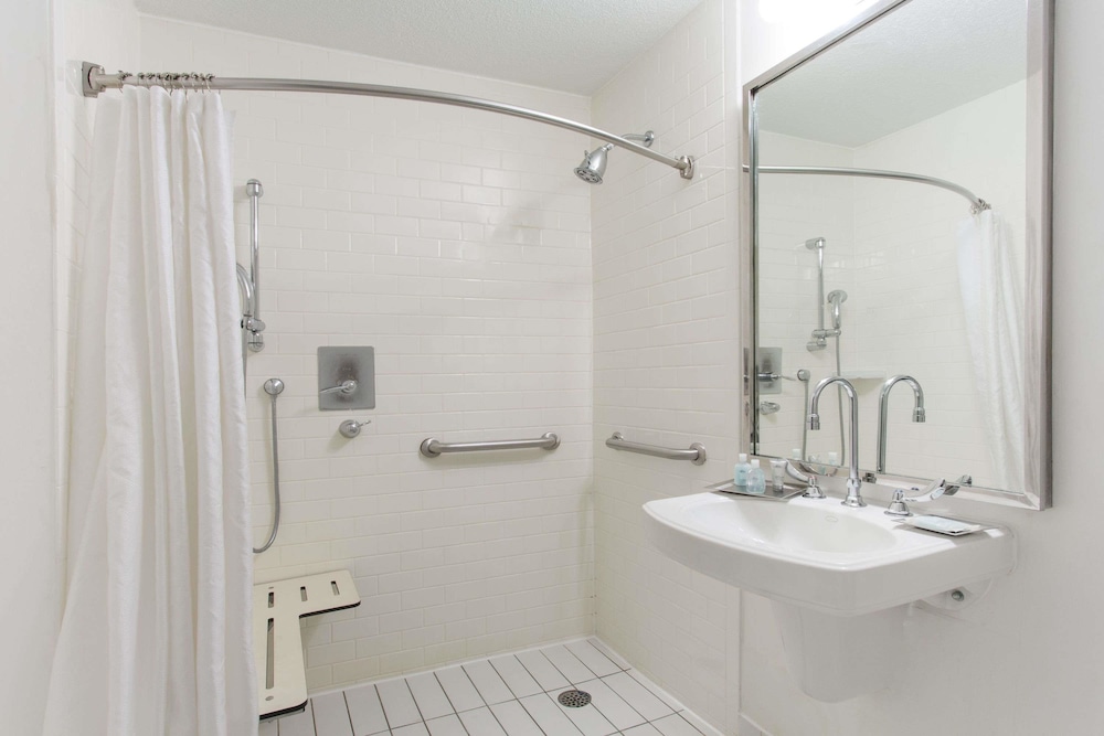 Wyndham Garden Manassas 16/46