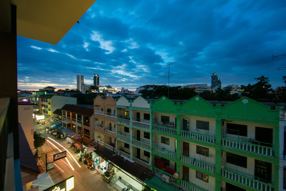 Nalanta Pattaya Hotel 3/29