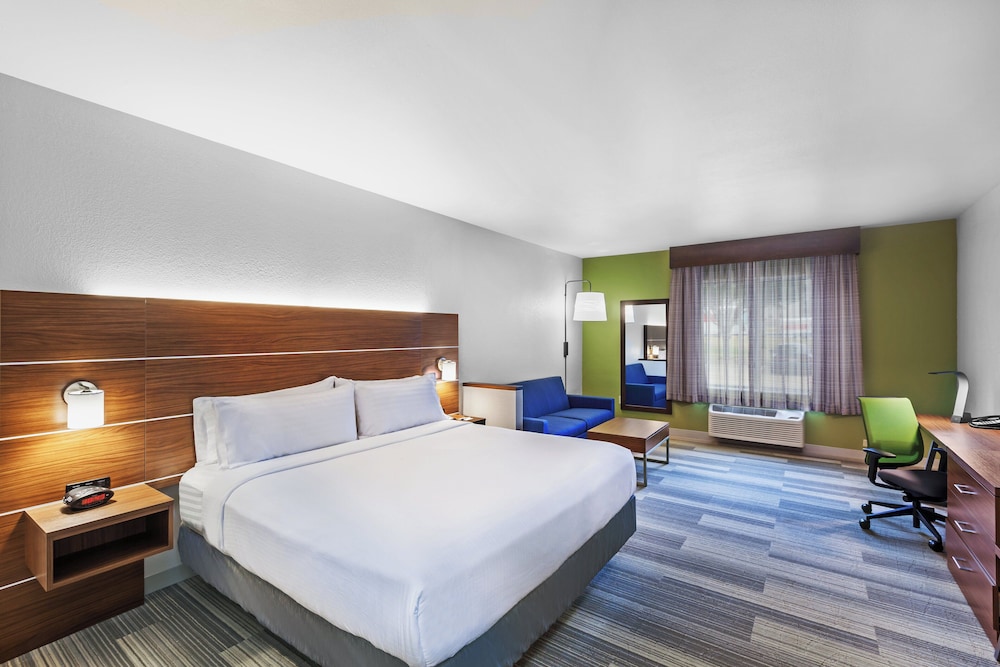 Holiday Inn Express Hotel And Suites Dallas Lewisville 22/69