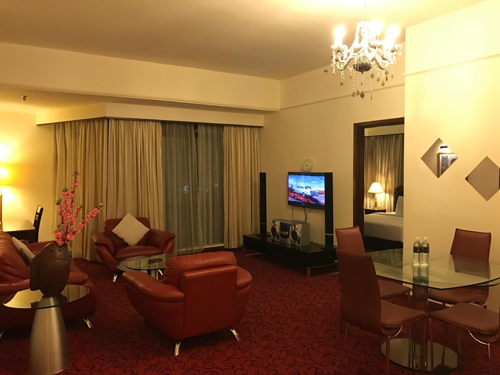 KL Service Suite at Times Square 39/59