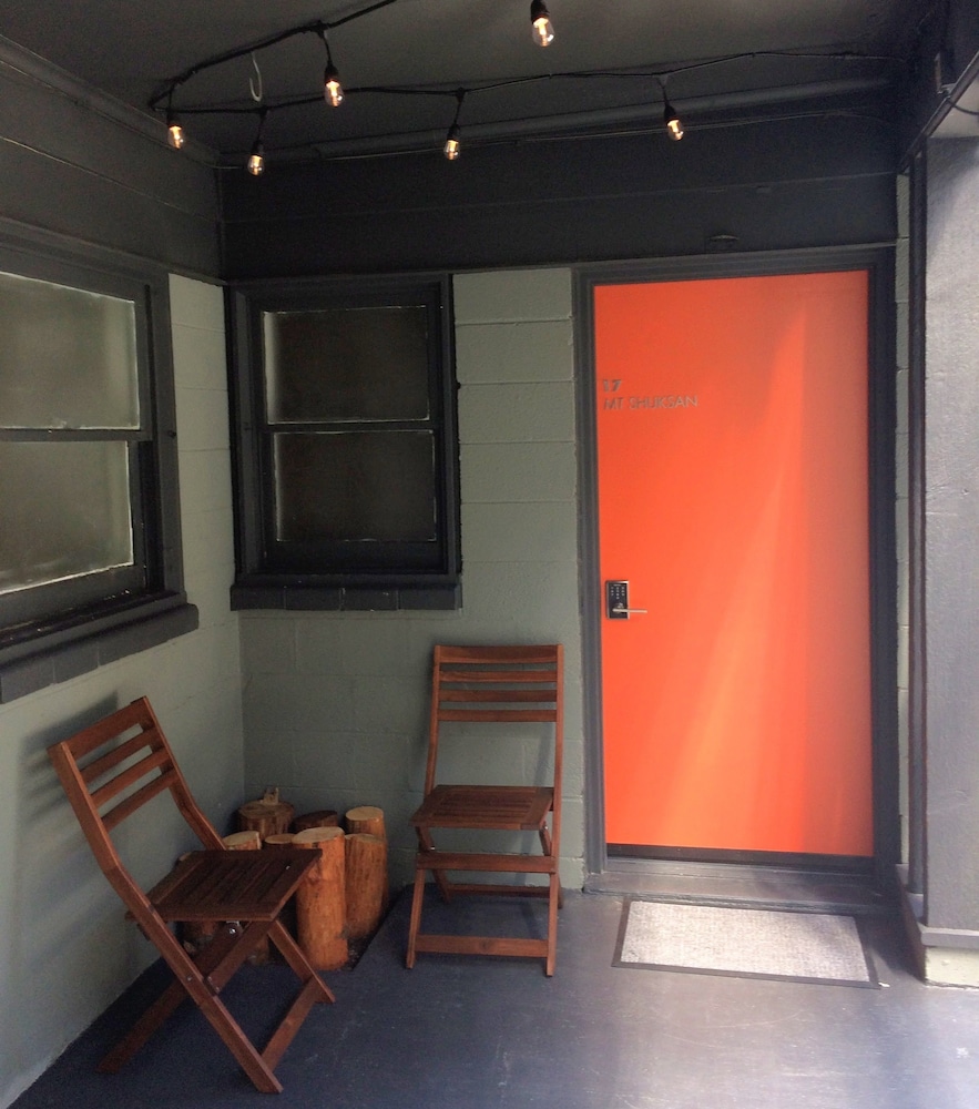Heliotrope Hotel 38/50