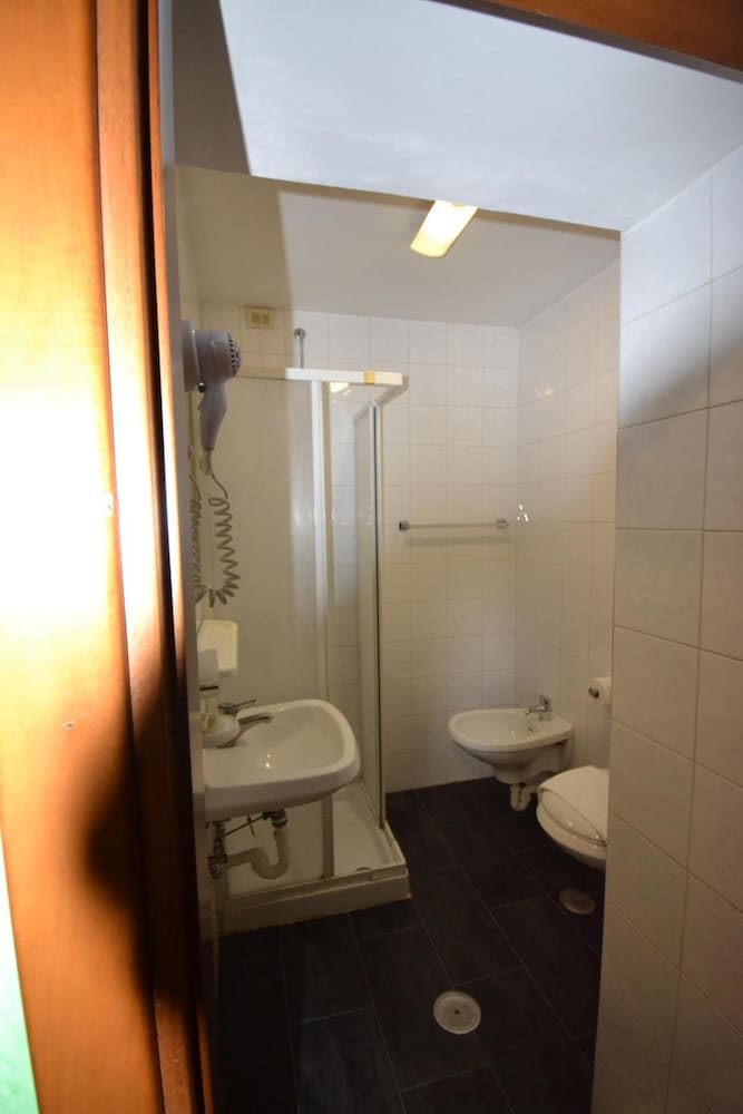 Hotel Ferrarese Roma 49/49