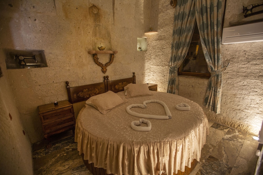 Hermes Cave Hotel 33/46