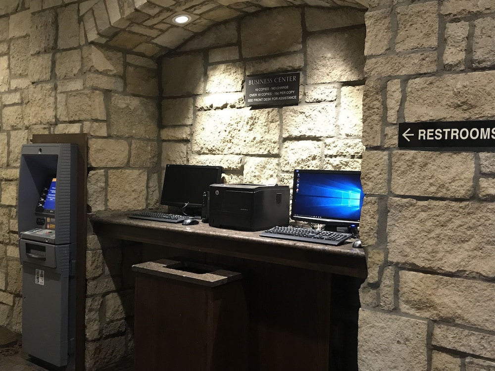 The Oread Lawrence, Tapestry Collection by Hilton 21/71