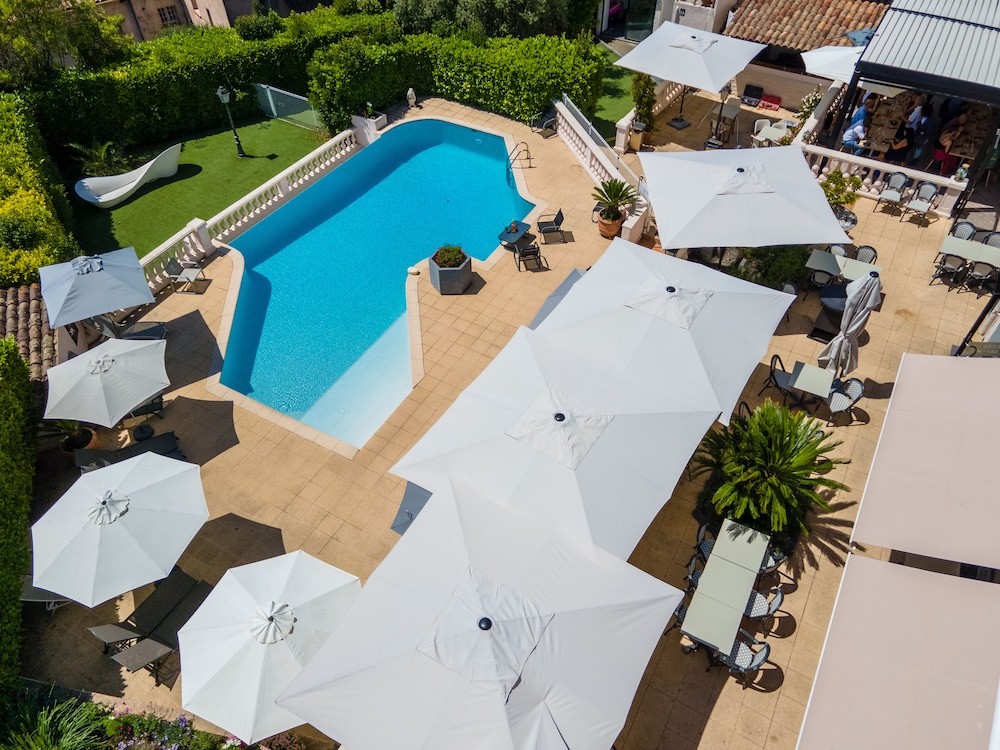 Hotel Perla Riviera 40/48