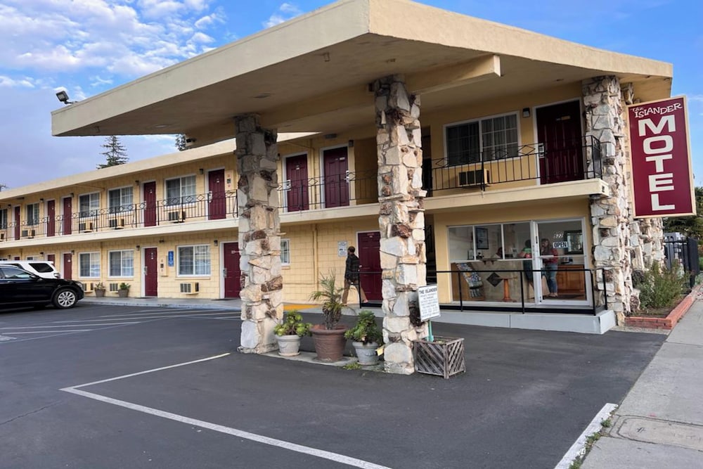 The Islander Motel 29/46