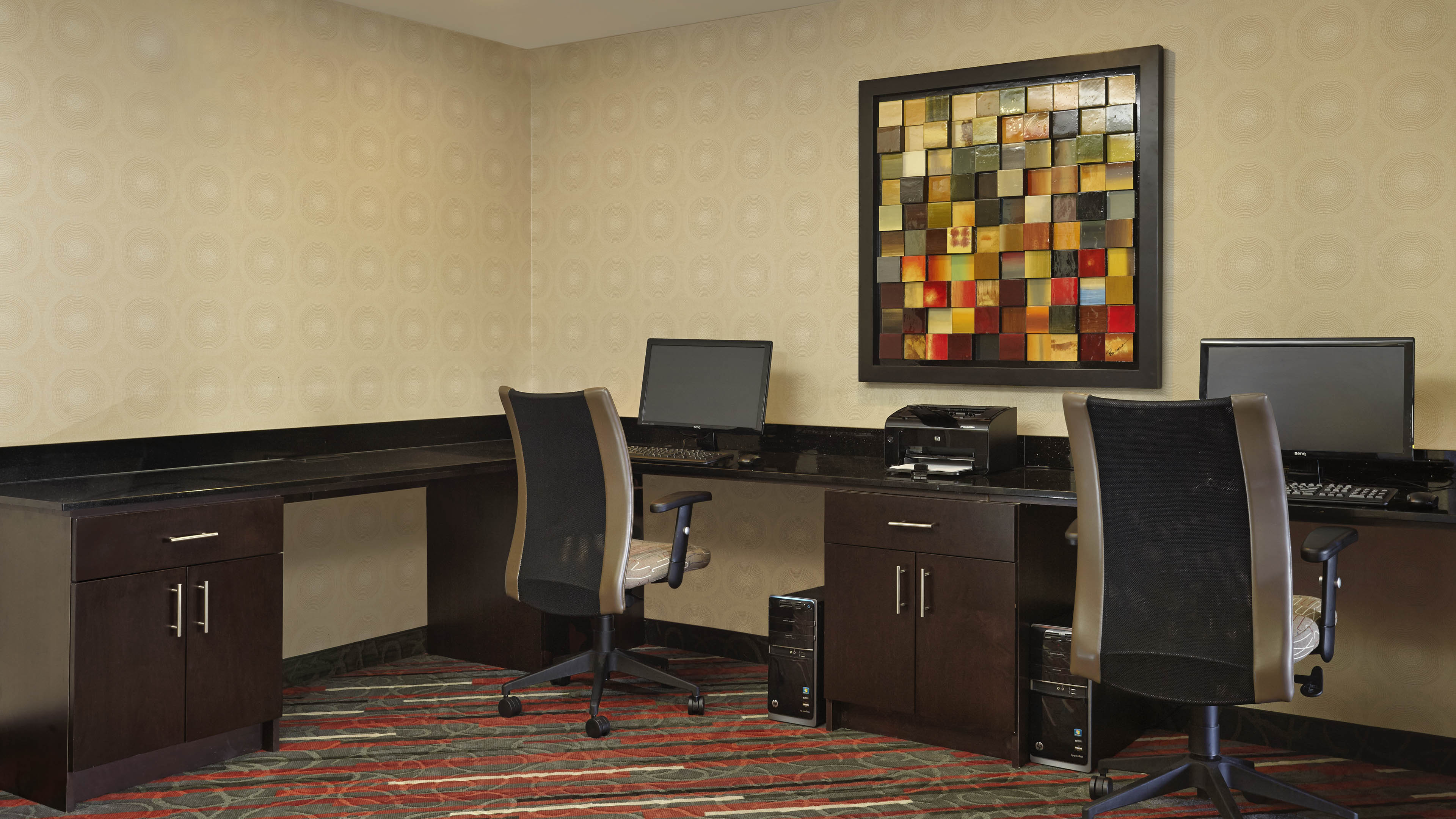 Holiday Inn Express and Suites Naples Downtown 55/64