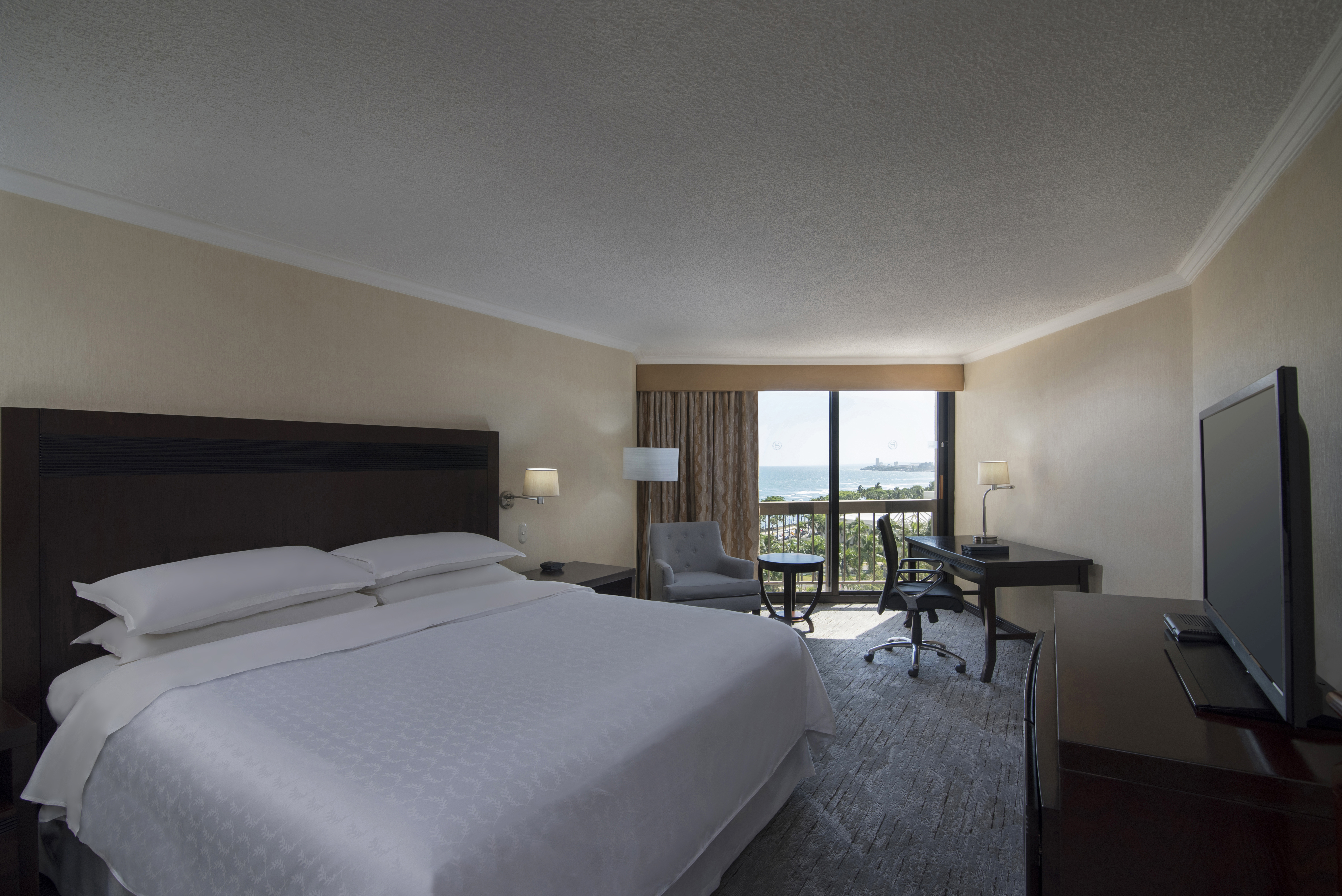 Sheraton, Club