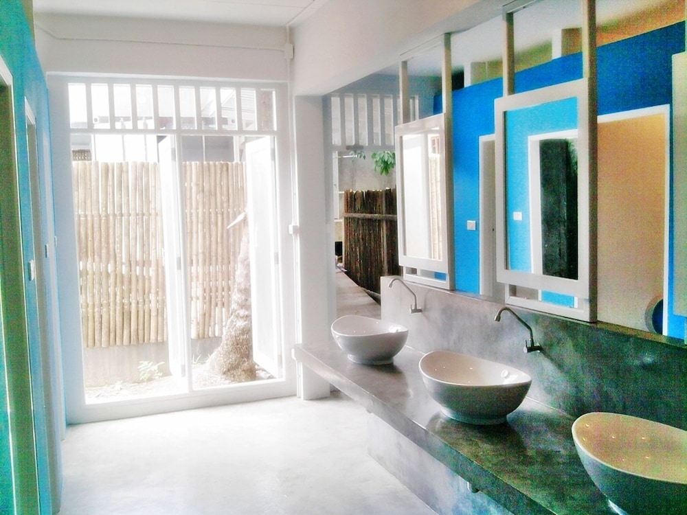 Glur Hostel 45/65