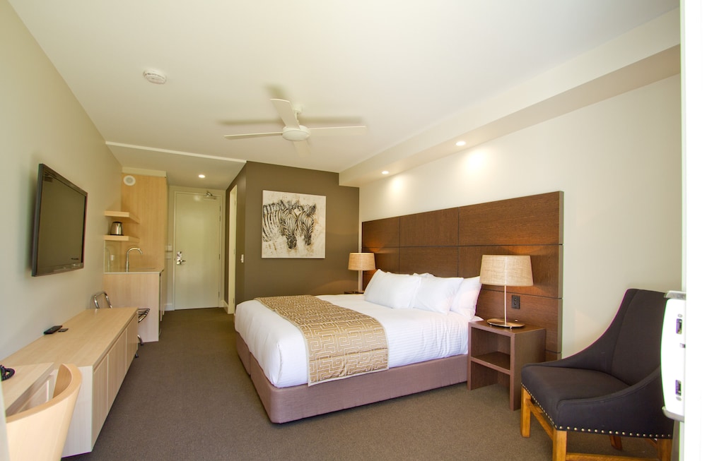 Remington Motor Inn 3/32