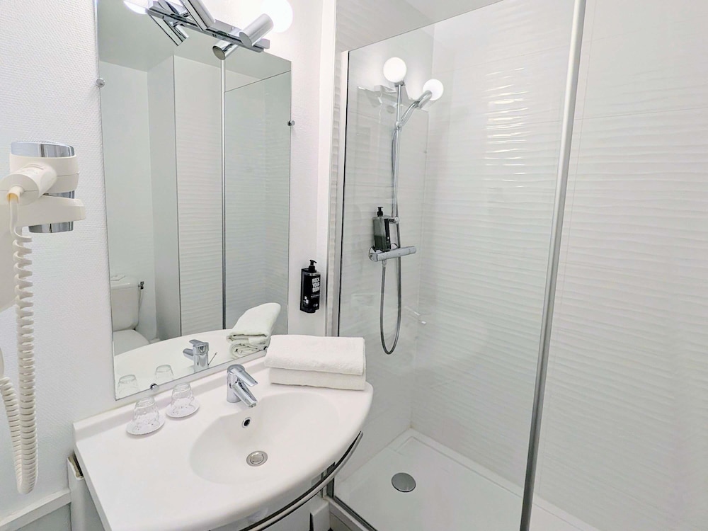 Ibis Grenoble Centre 67/67