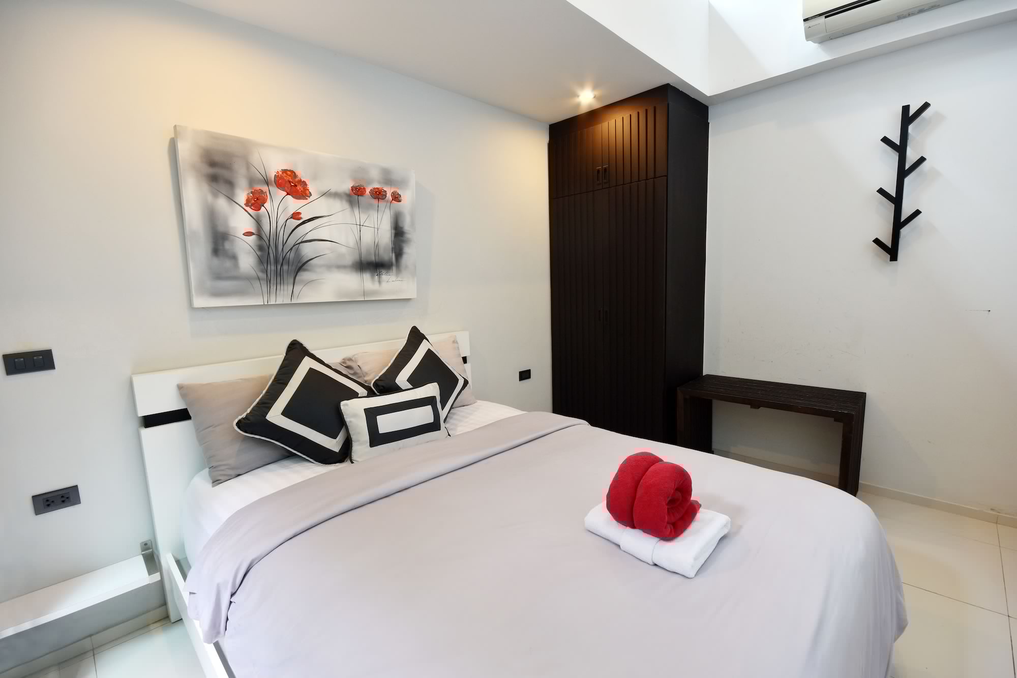 2 BEDROOMS, ROYAL, VILLA