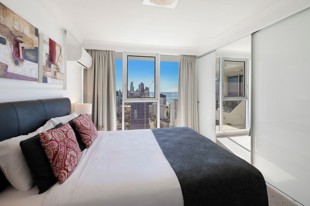 2 BEDROOMS, APARTMENT, OCEAN FRONT