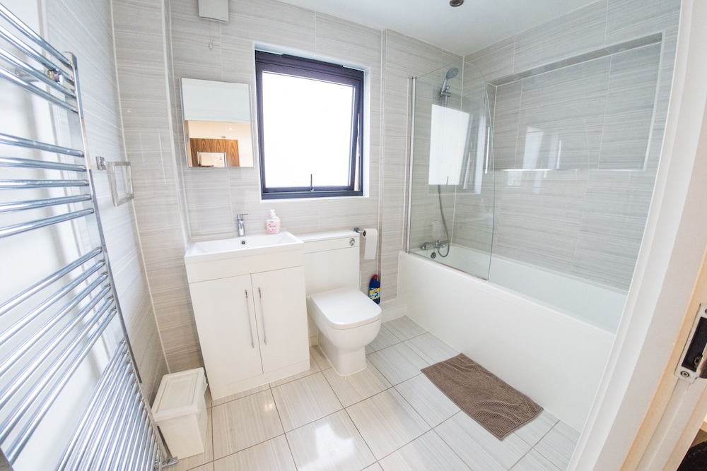 Ilford Tower Apartments 43/45