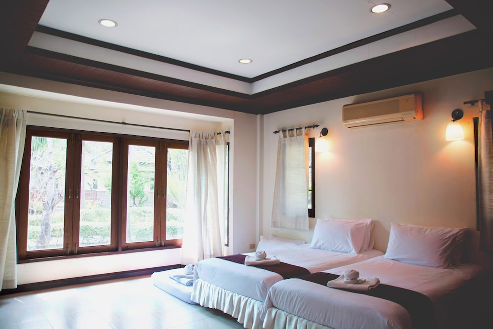 Tak Andaman Resort & Hotel 32/53