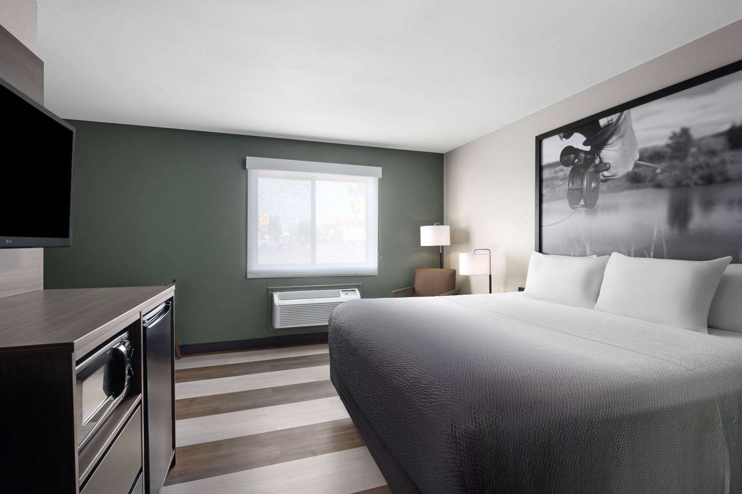 Super 8 by Wyndham Columbus MT 5/23