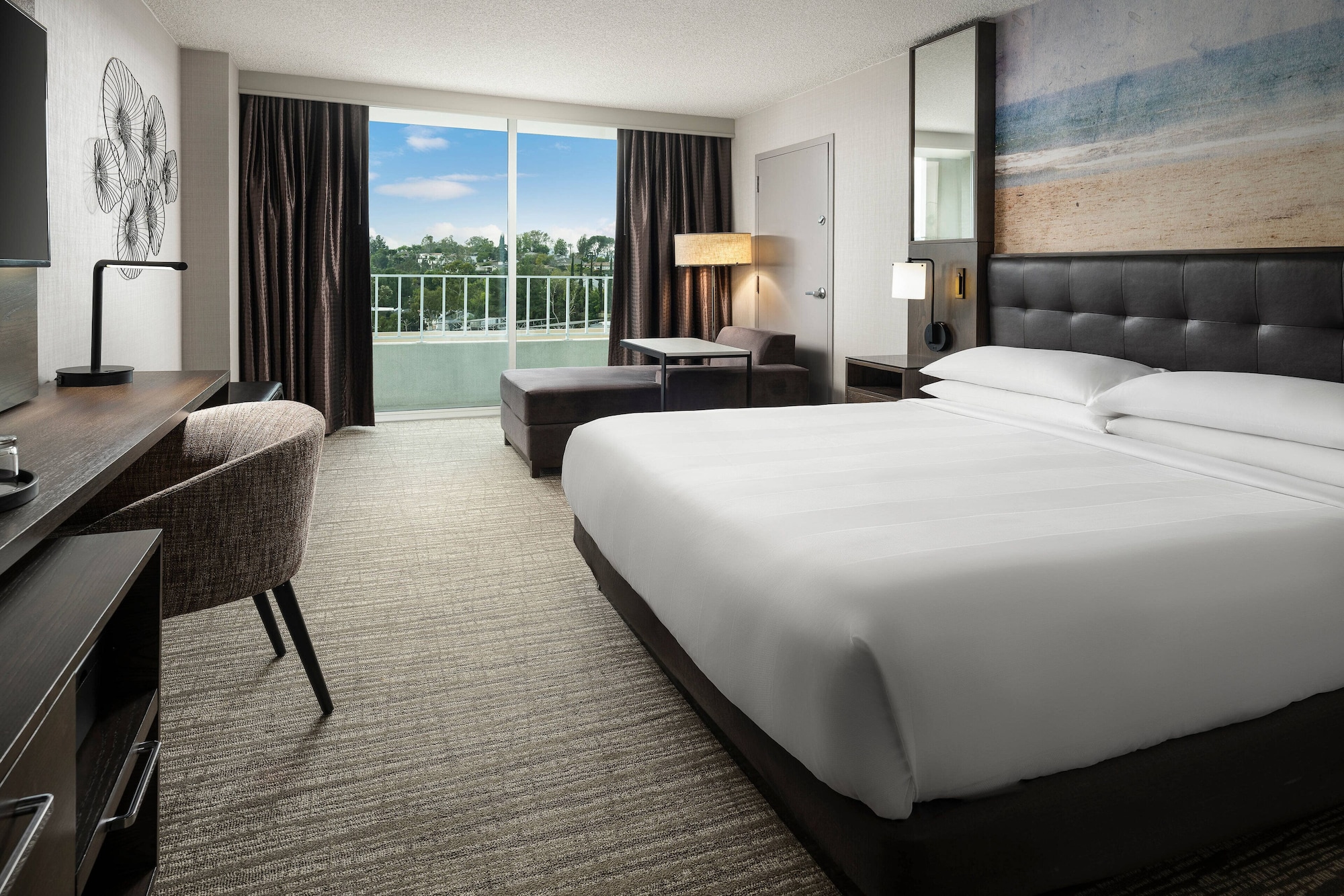 Concierge, Club, King Bed