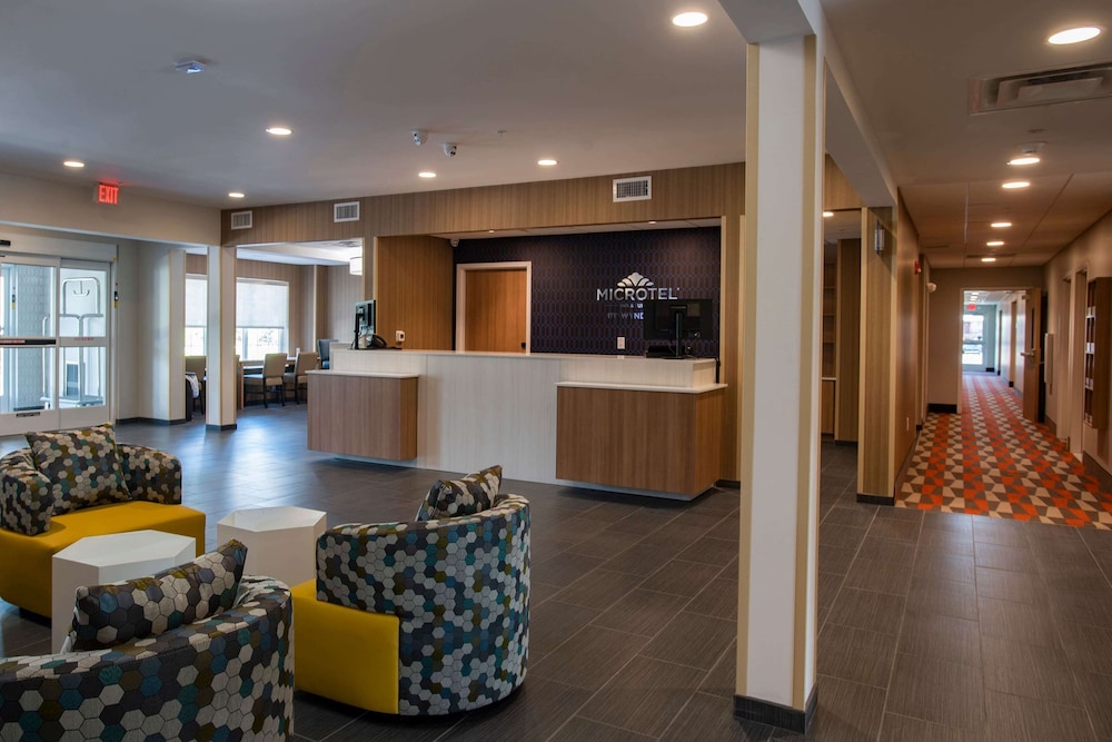Microtel Inn & Suites by Wyndham Amsterdam 6/61