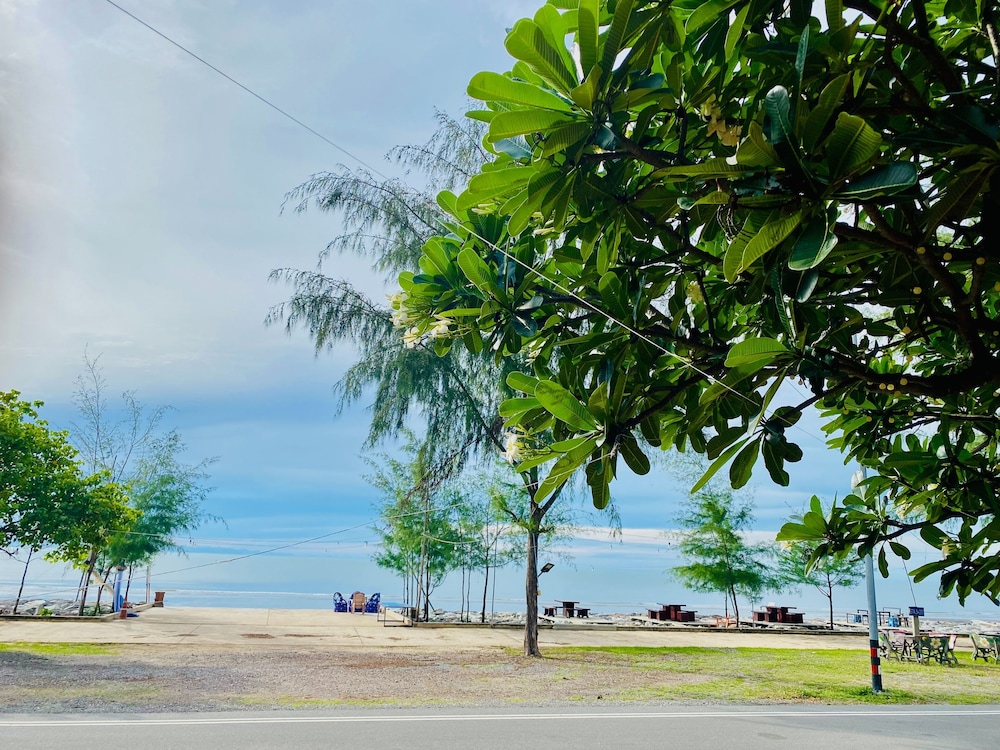 Pranmanee Beach Resort 34/50