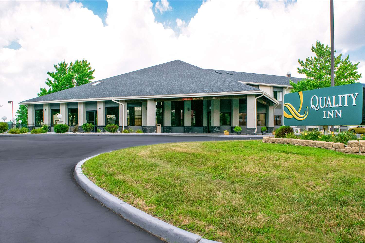 Quality Inn Plainfield 45/47