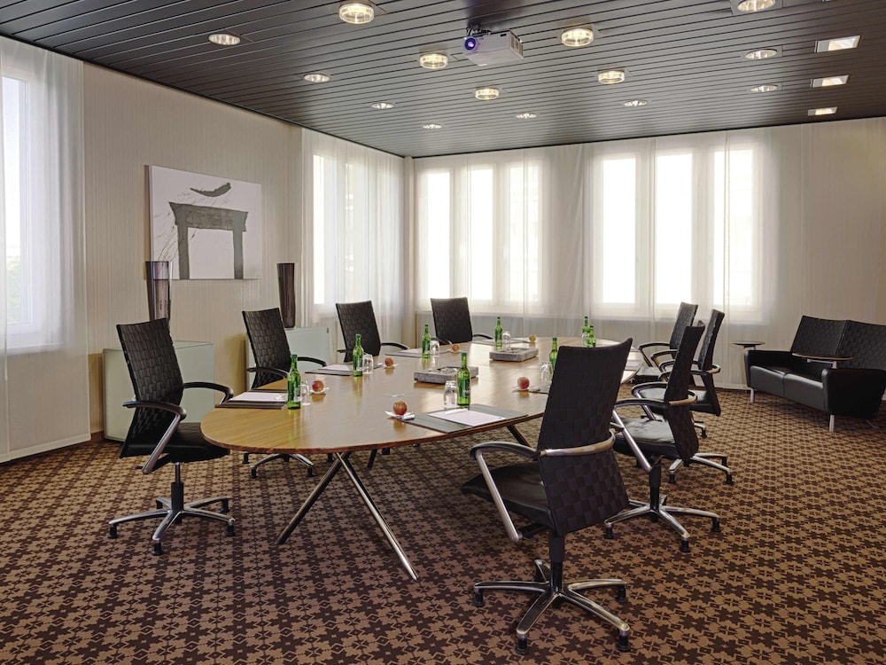 Movenpick Hotel Zurich Airport 64/68