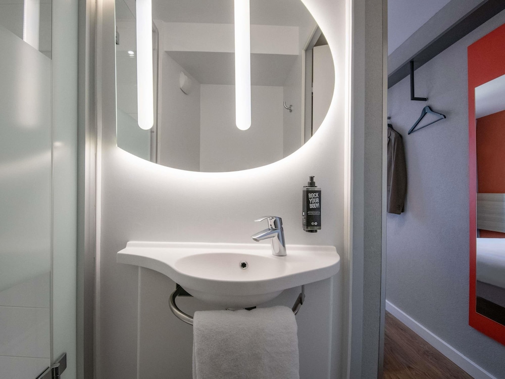 Ibis Budget Nice Aeroport Promenade Des Anglais 52/56
