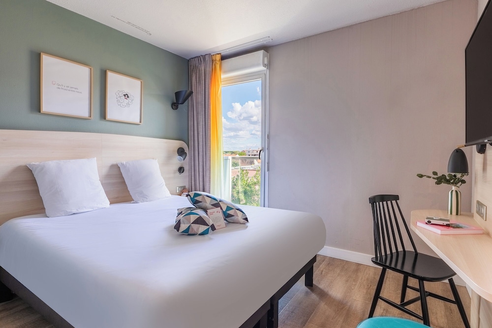 STUDIO, DOUBLE BED