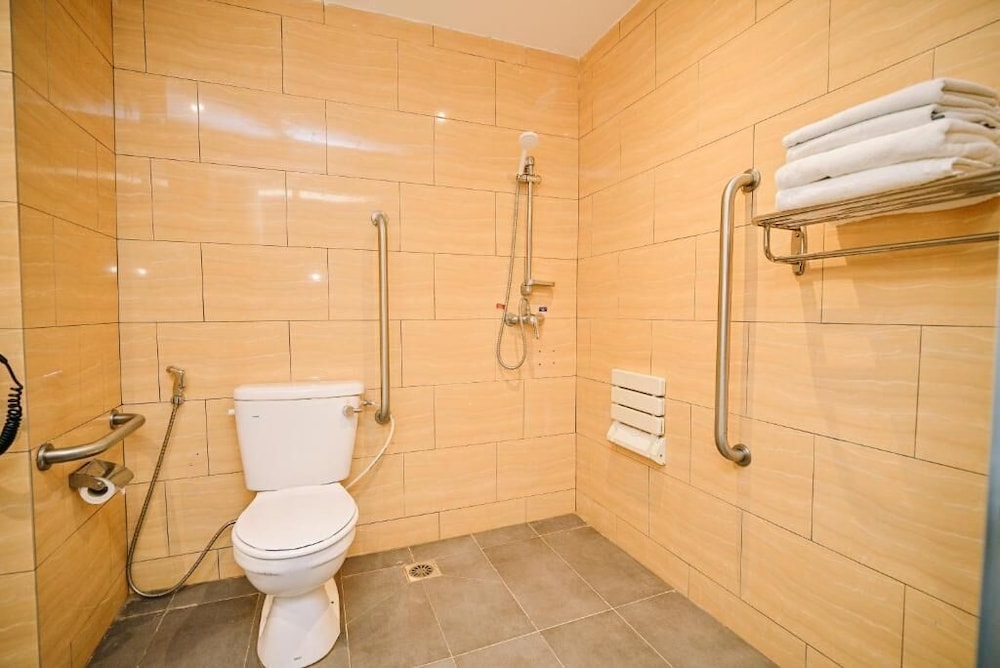 Kingston Hotel 10 @ Bukit Jalil 51/61