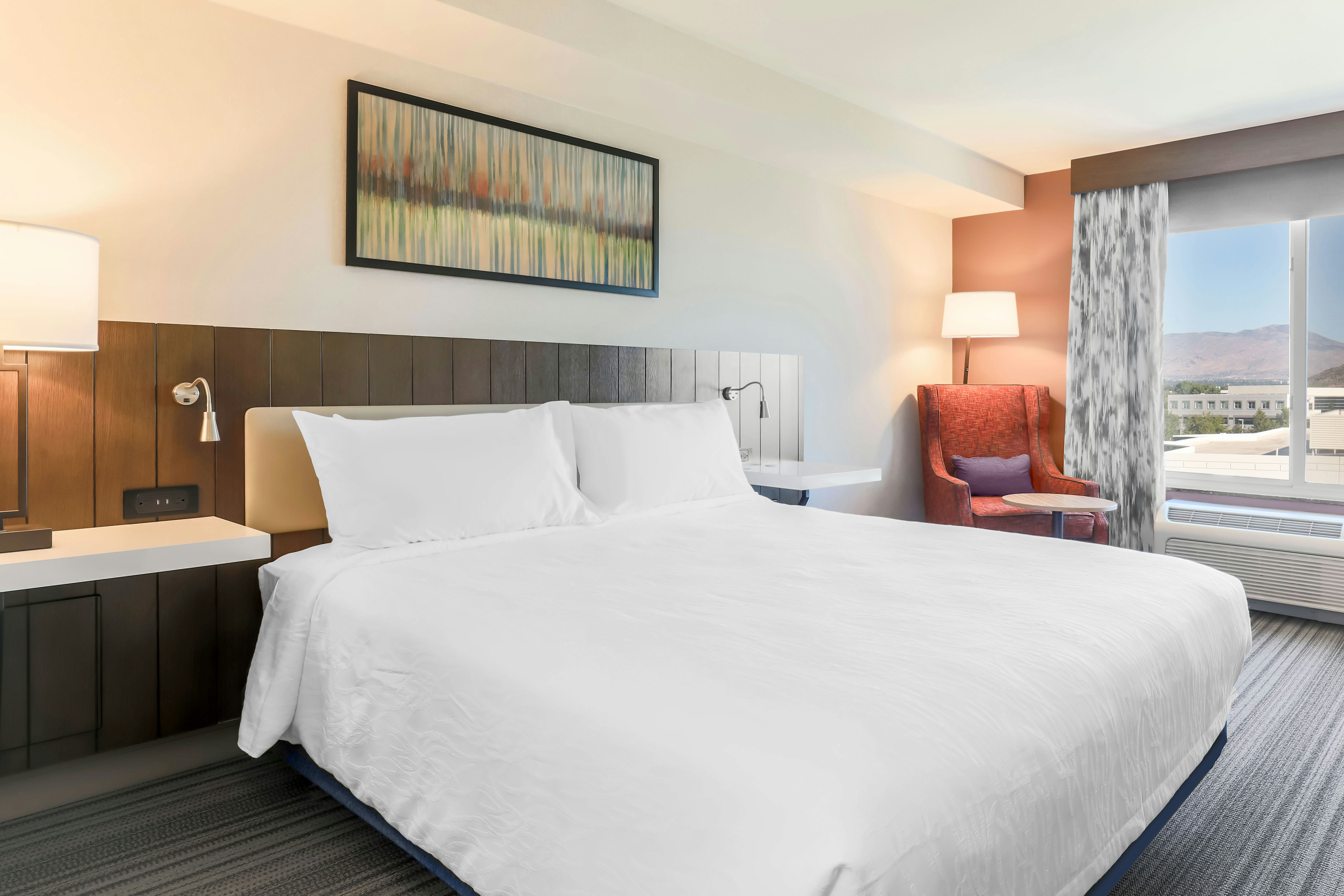 ROOM, KING BED