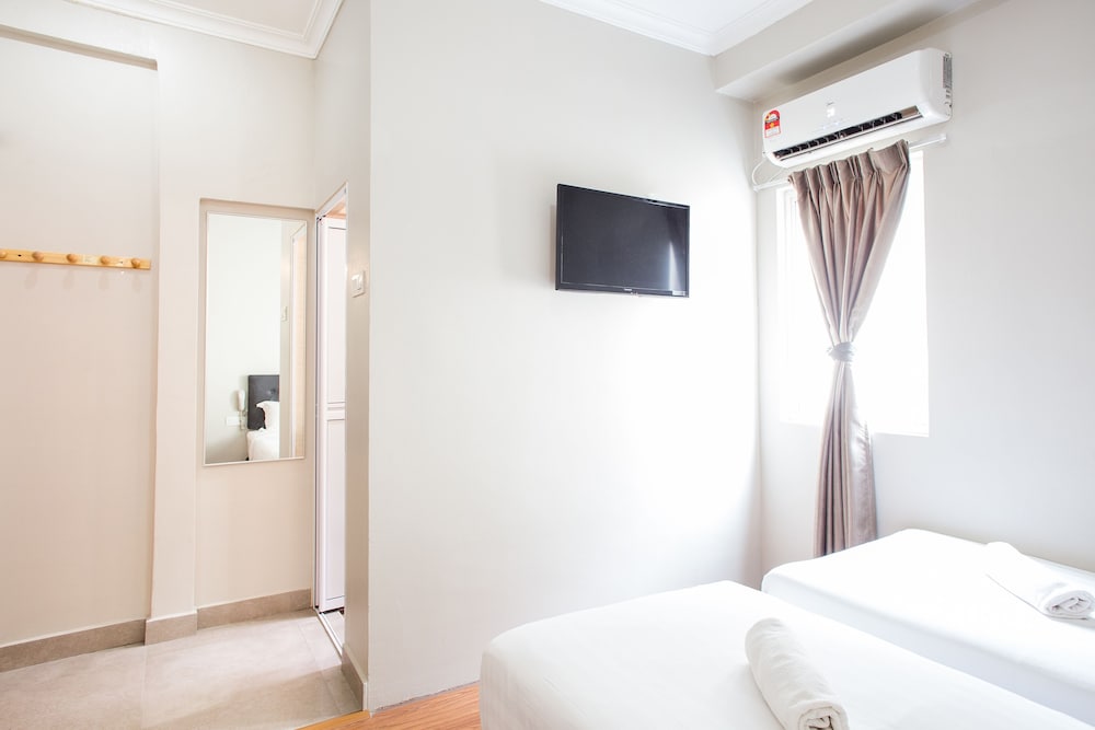 Moment Hotel 15/25