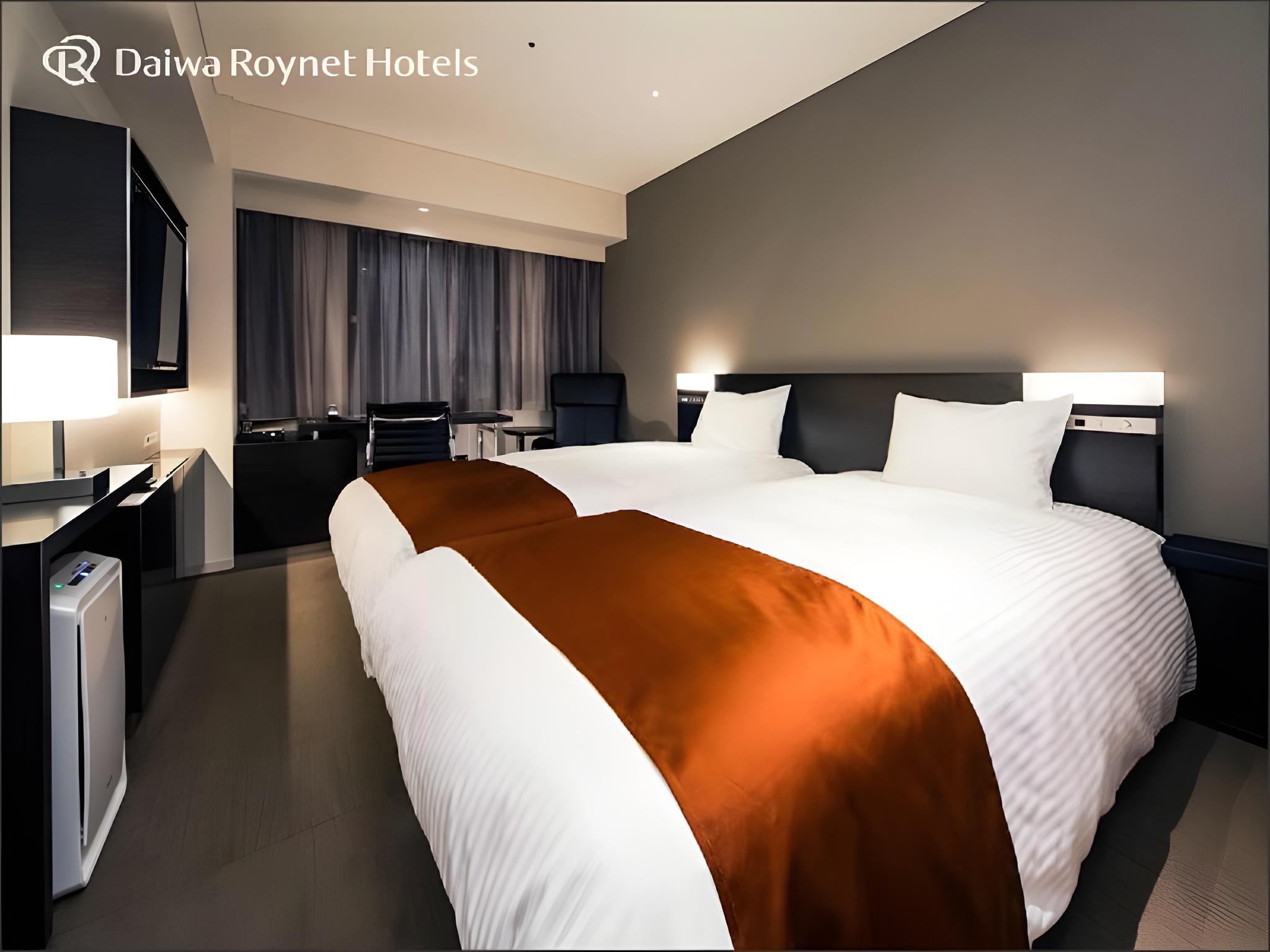 Standard, Queen Bed