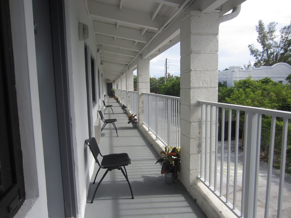 Shalimar Motel 25/47