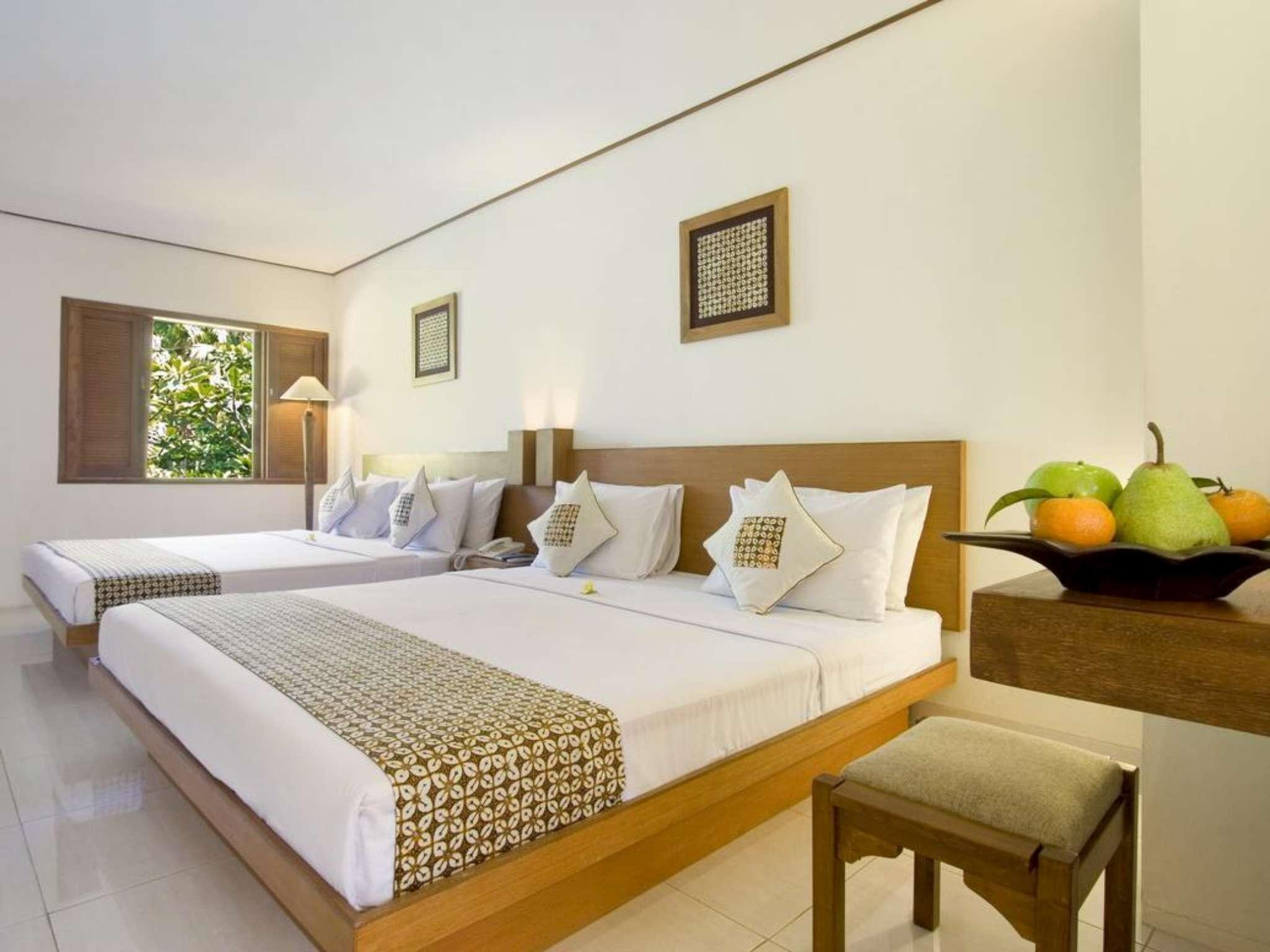 Nyiur Indah Beach Hotel 3/31