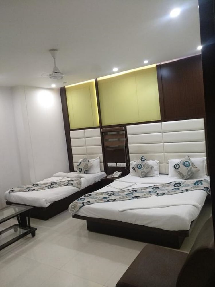 HOTEL ONE UP 61/69