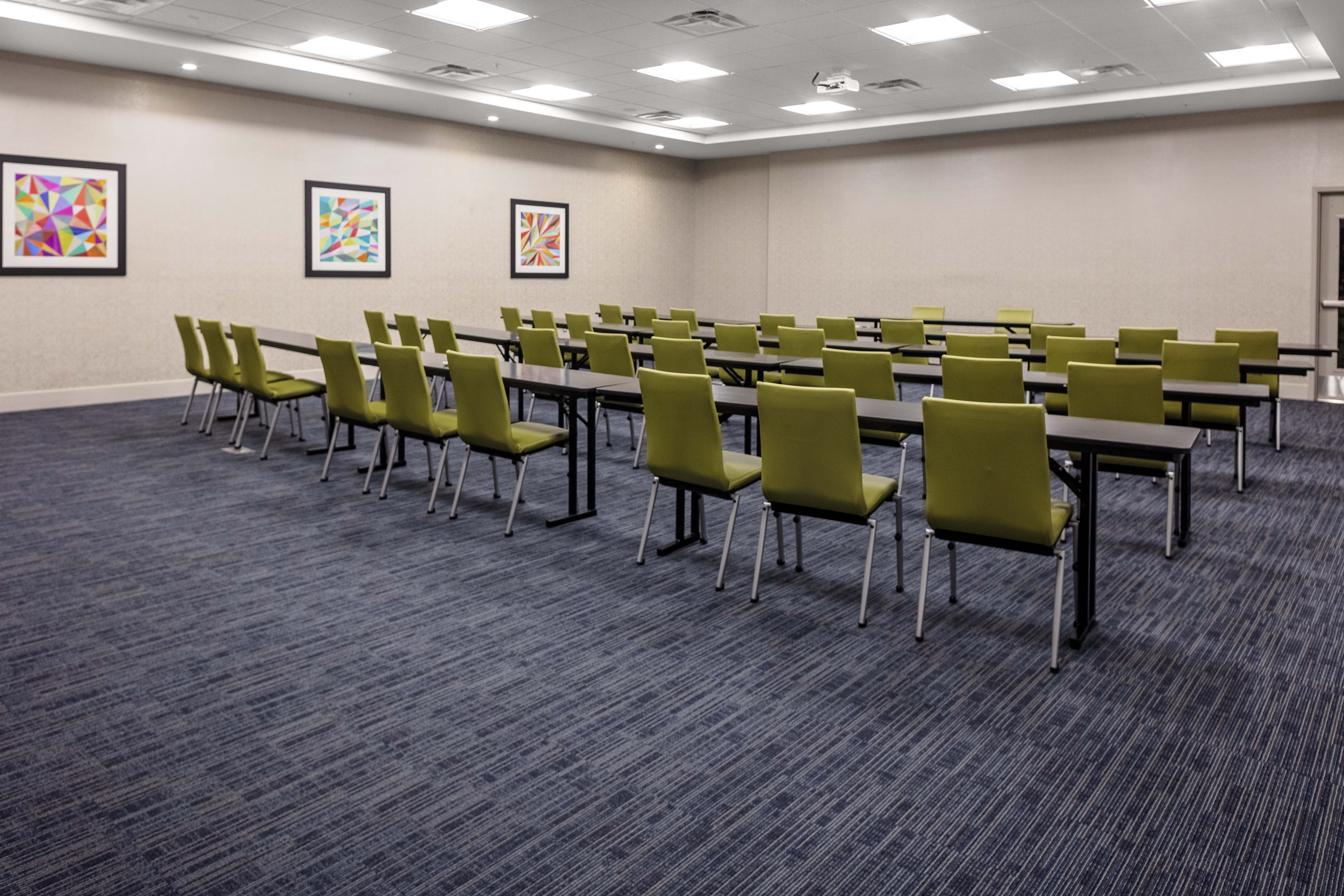 Holiday Inn Express & Suites Madison 49/59