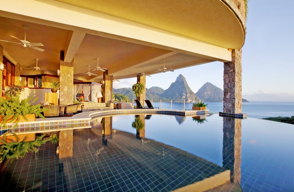 Jade Mountain - Adults Only 12/71