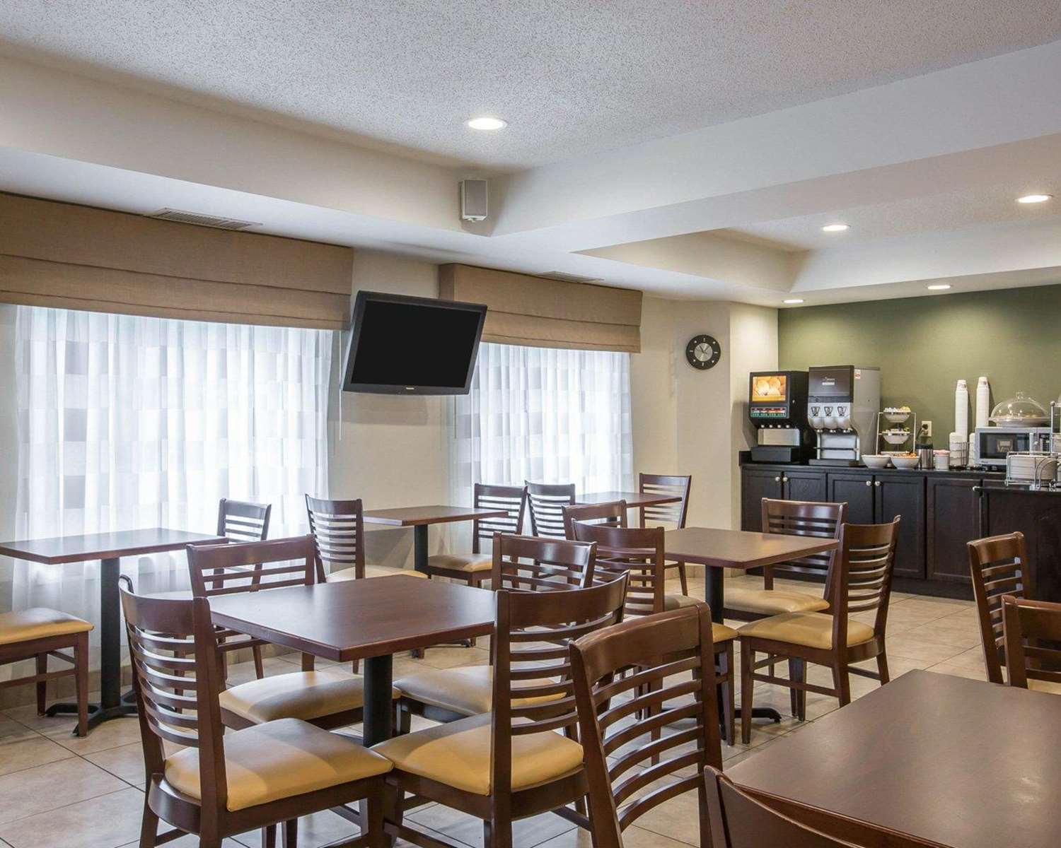 Sleep Inn & Suites Queensbury - Lake George 17/19