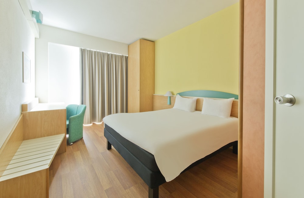 IBIS FIRENZE PRATO EST 19/73