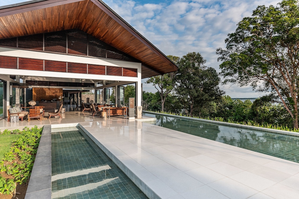 THE RESIDENCE BINTAN 32/73