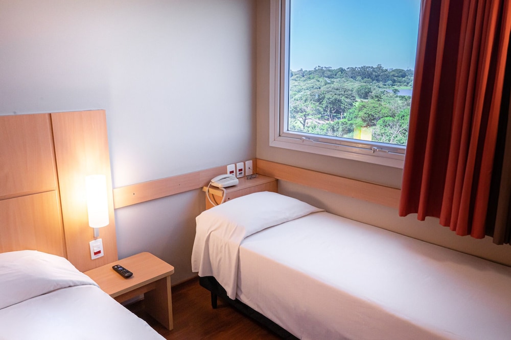 Hus Hotel Dourados 26/50