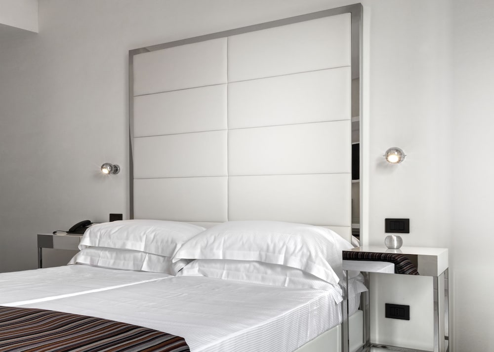 LHP Napoli Palace and Spa 15/65
