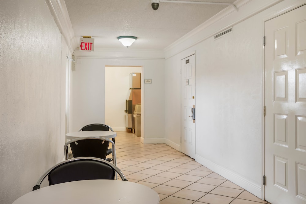 Motel6 Beaumont, TX 35/61