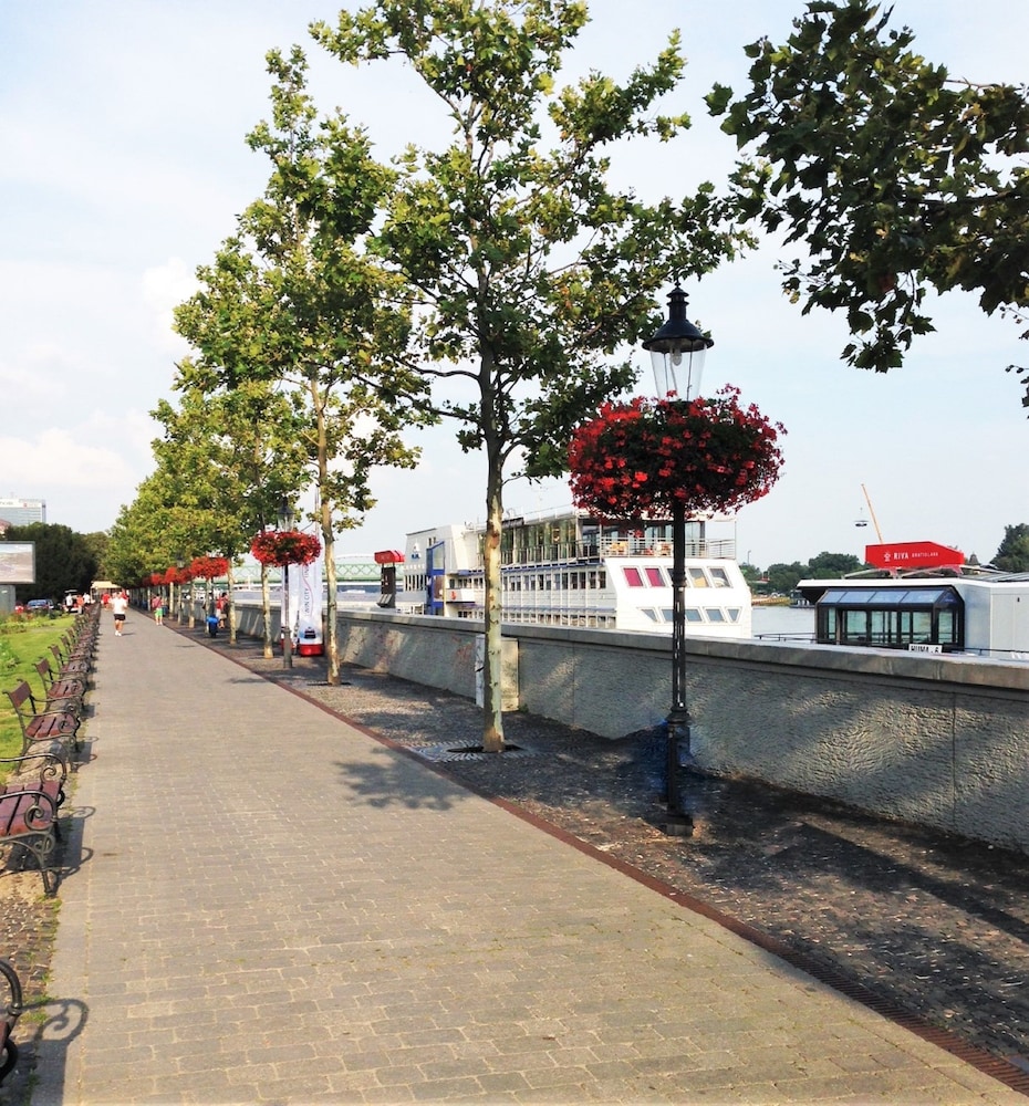 Botel Gracia 44/55