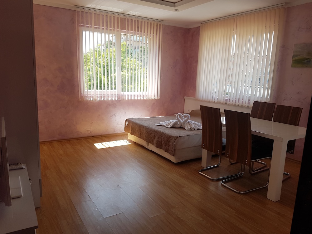 BAHAMI RESIDENCE 18/68