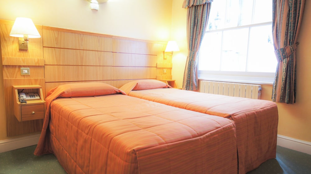 Nayland Hotel 23/66
