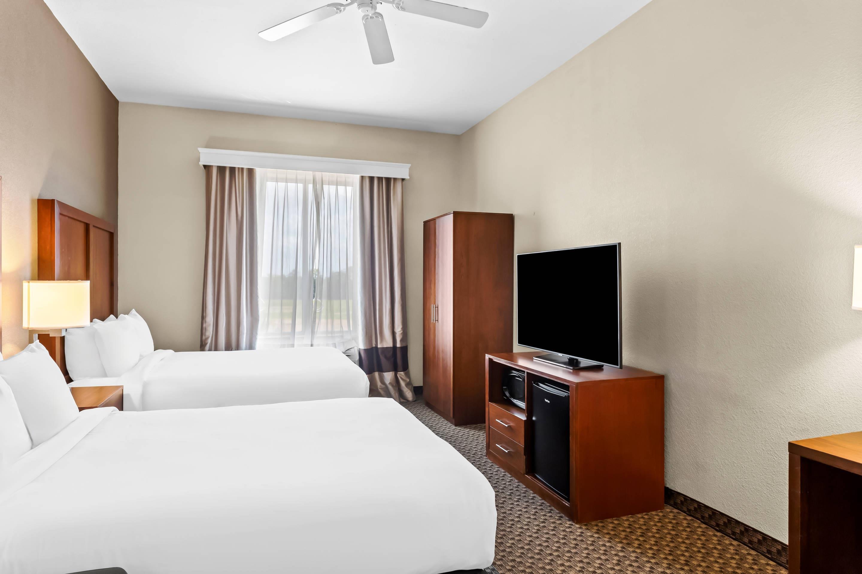 Suite, 2 Queen Beds, Accessible