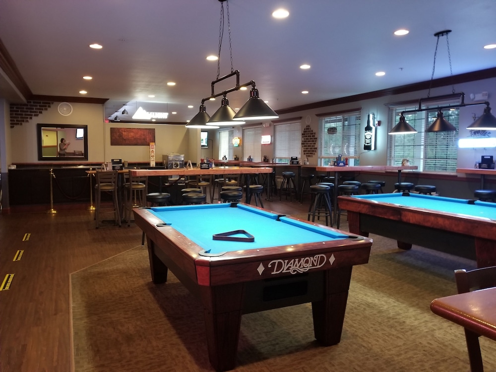 Grand View Inn And Suites 52/65