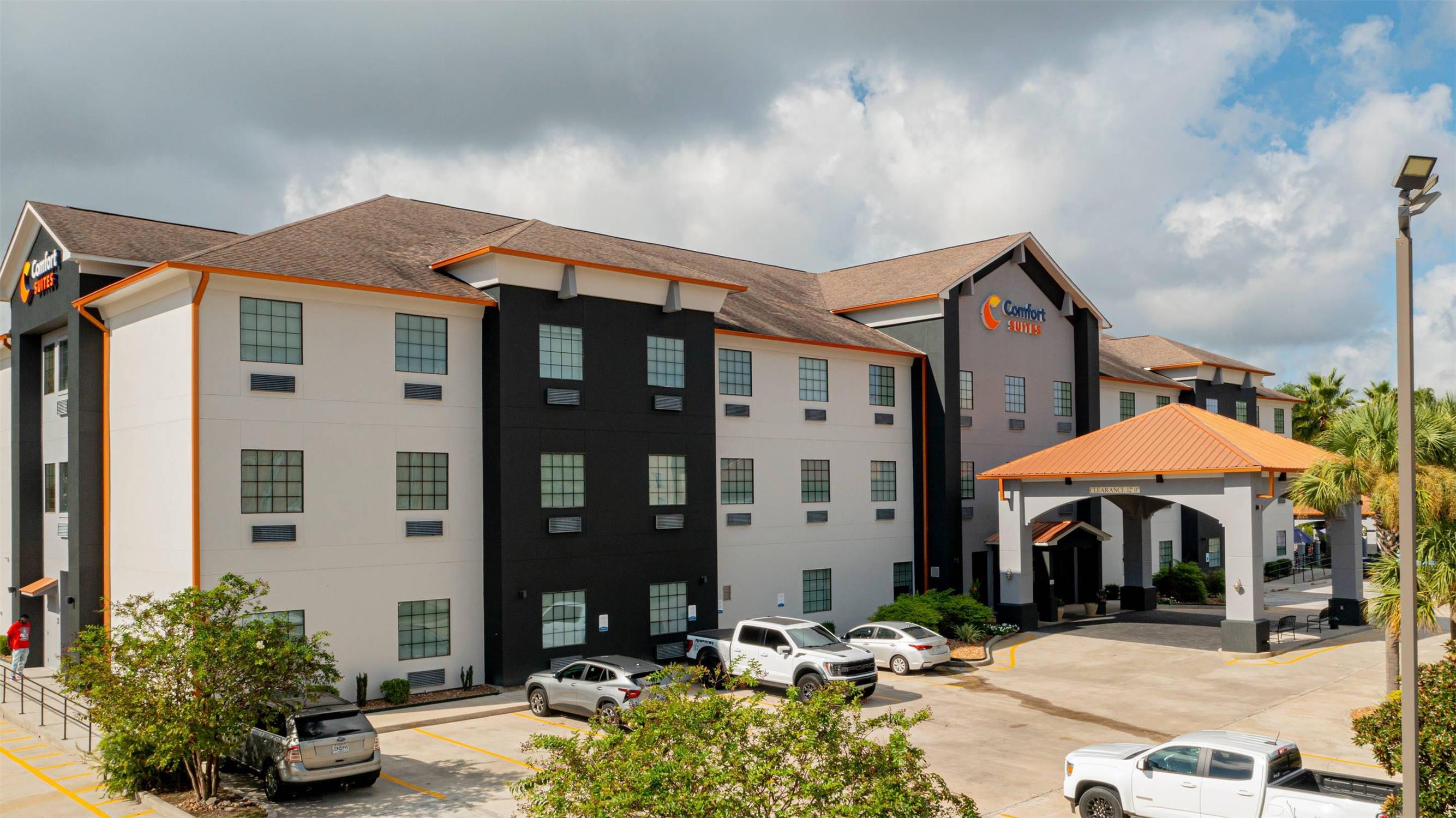 Comfort Suites Oil Center 4/60