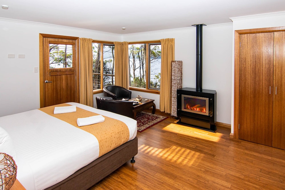 Lake St Clair Lodge 22/63